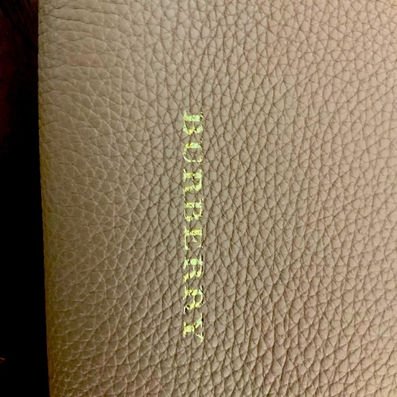 Genuine Burberry Medium Banner Tote - Picture 8 of 9